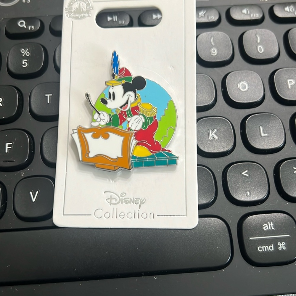 Disney Mickey pin